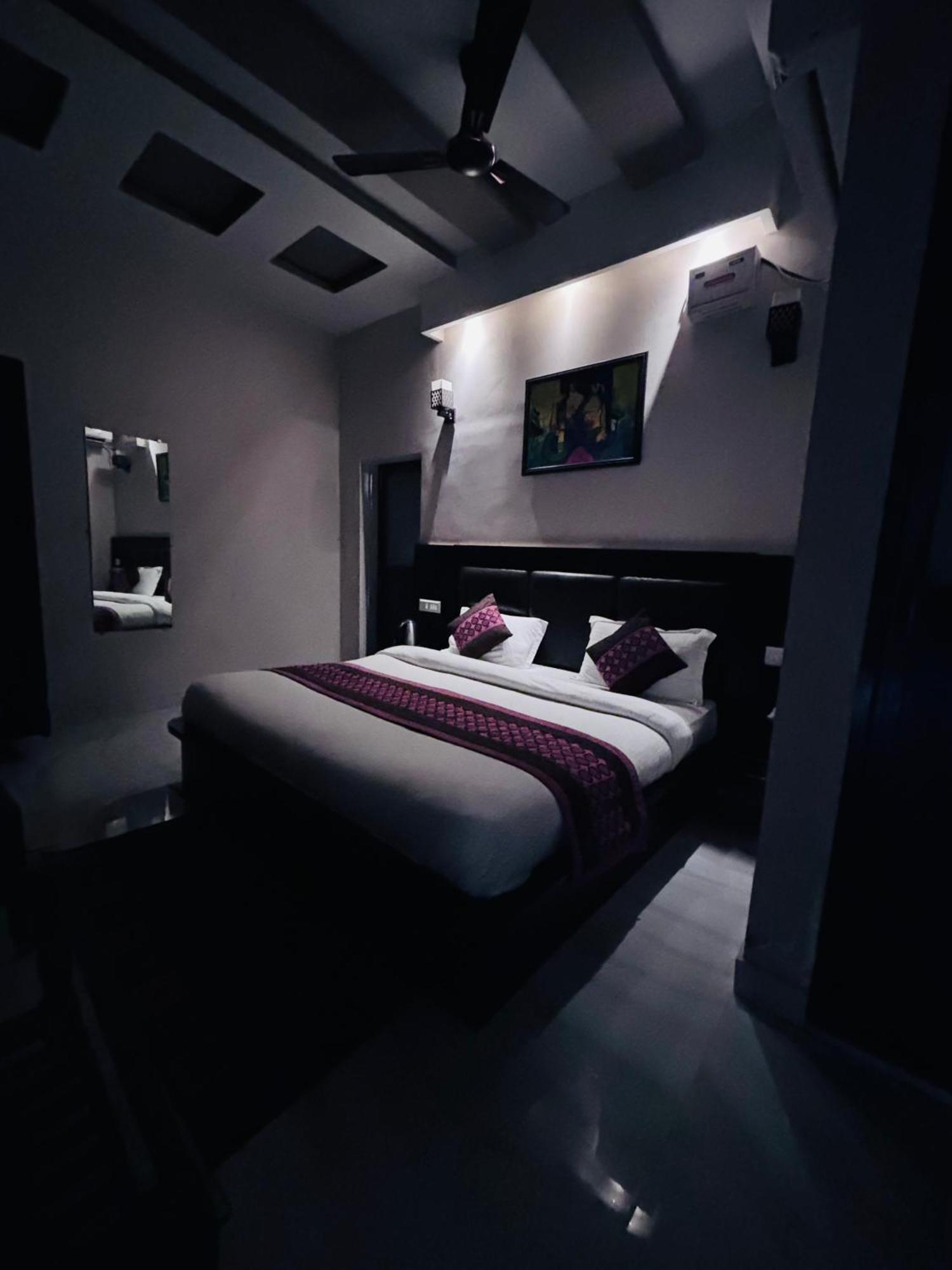 Hotel Ps Residency Varanasi Exteriör bild